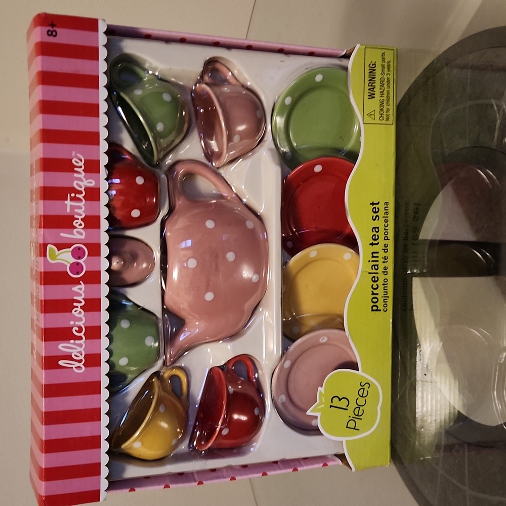 Brand new kids porcelain 13 piece tea set